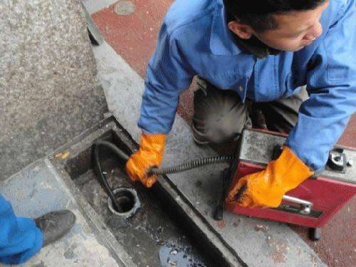 尼勒克疏通下水道