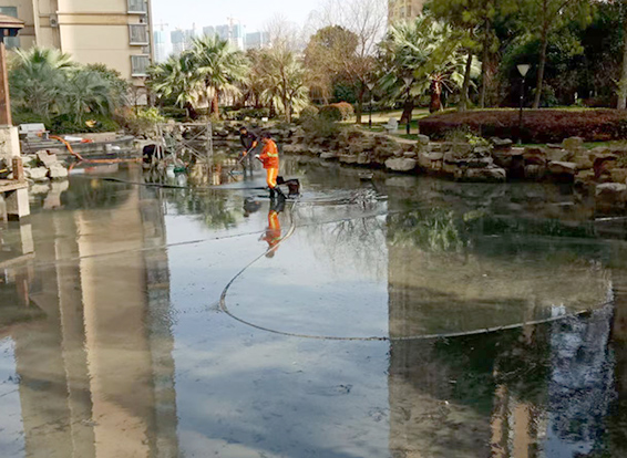 尼勒克景观池淤泥清理