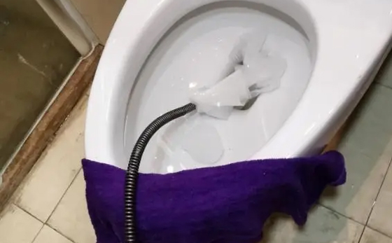 尼勒克马桶疏通